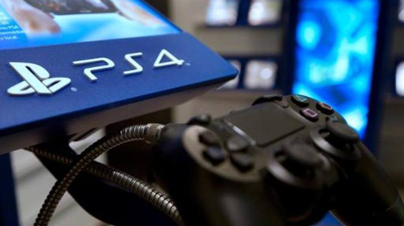 PlayStation 4: turbinado Já o PlayStation 4 Pro, que chegará ao mercado norte-americano em 10 de novembro por US$ 399, é a visão da Sony sobre o futuro dos games