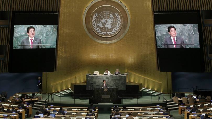 Japão: Abe não explicitou nenhuma ação específica, mas disse que o Japão usaria seu assento não permanente no Conselho de Segurança para explorar novas opções