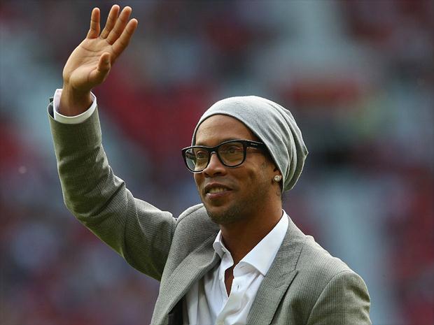 Multicampeão no Barcelona, Ronaldinho deve assumir nova função no clube blaugrana
