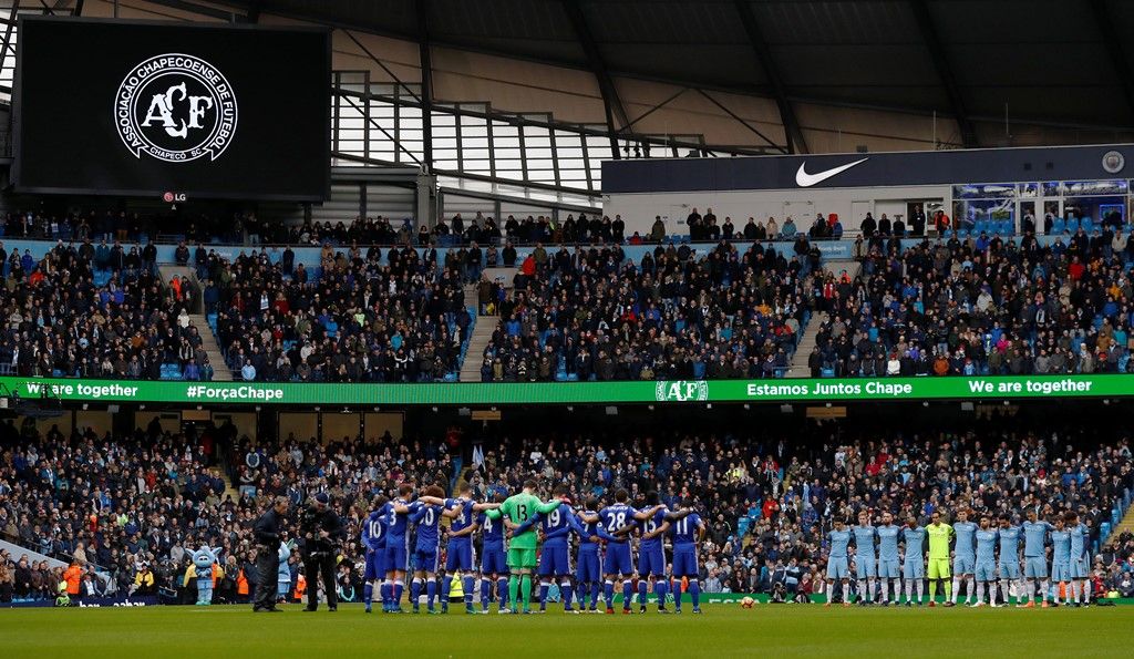 Duelo em Manchester foi marcado pela emoção dentro e fora do campo