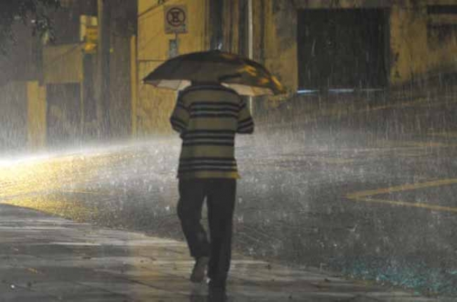 ALERTA DE CHUVAS MODERADAS A FORTES E VENTOS COM RAJADAS FORTES NA ZONA SUL