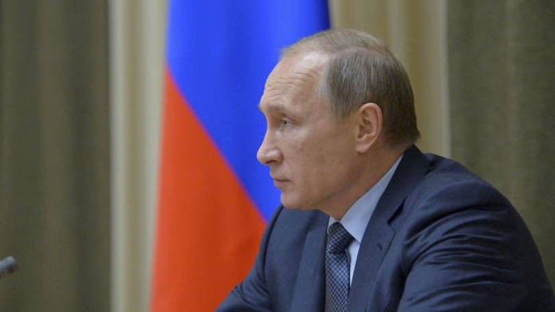 Vladimir Putin: poucos analistas acreditam que a oposição extraparlamentar conseguirá alguma cadeira