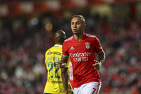 Everton testa positivo à Covid-19