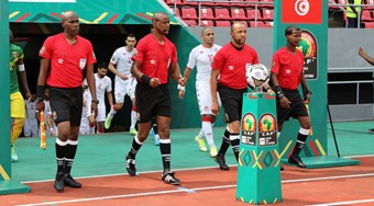 Especialistas criticam 'Relógio barato' ref Sikazwe