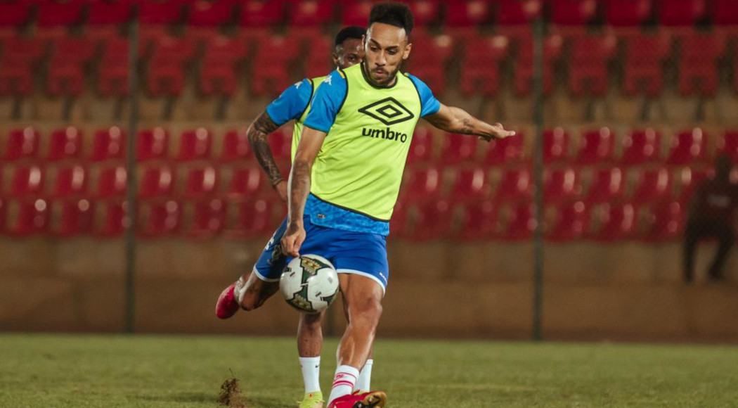 Aubameyang treina com o Gabão após teste negativo