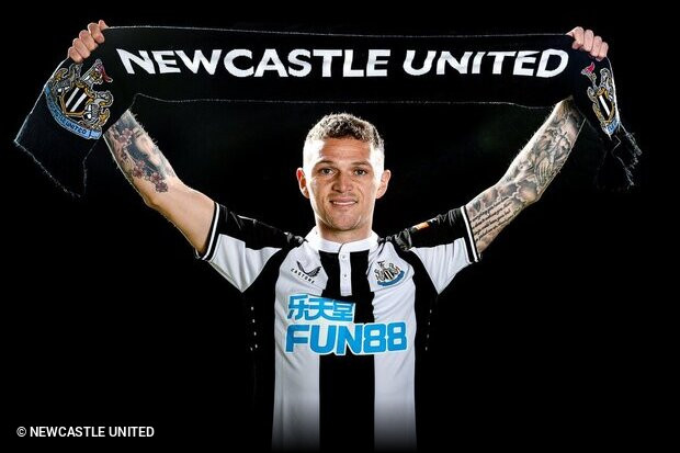 Aí está o primeiro: Trippier é reforço do Newcastle