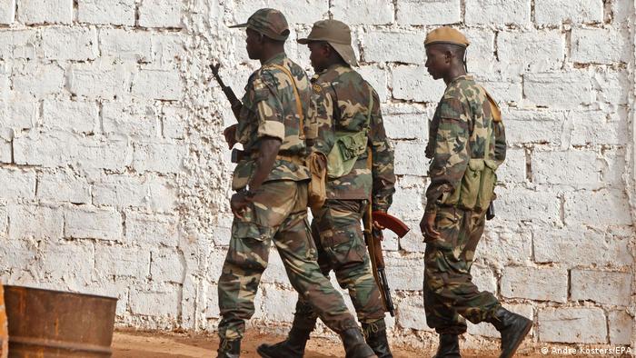Forças Armadas da Guiné-Bissau procuram armas em casas particulares