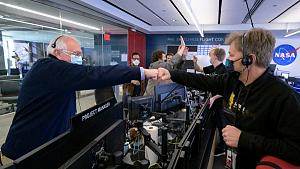 NASA celebra abertura do espelho principal do "James Webb": telescópio já está funcional