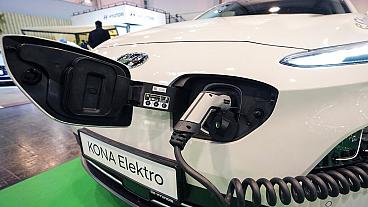 Forte subida nas vendas de carros híbridos e elétricos em 2021