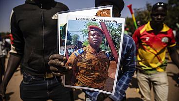 Líder de golpe militar do Burkina Faso não se compromete com eleiçõe