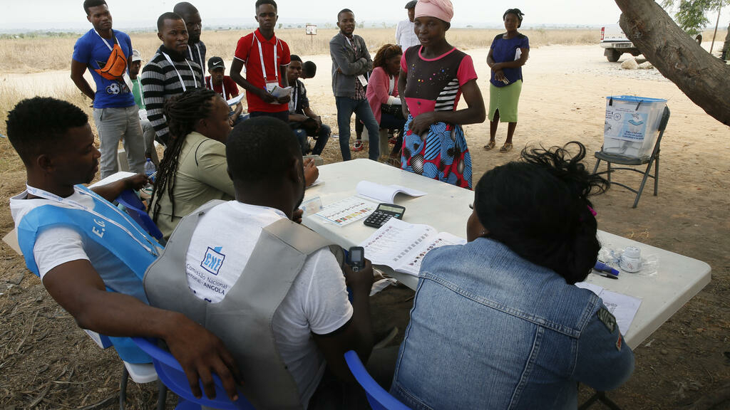 Urnas encerram com angolanos a pedirem melhores condições de vida