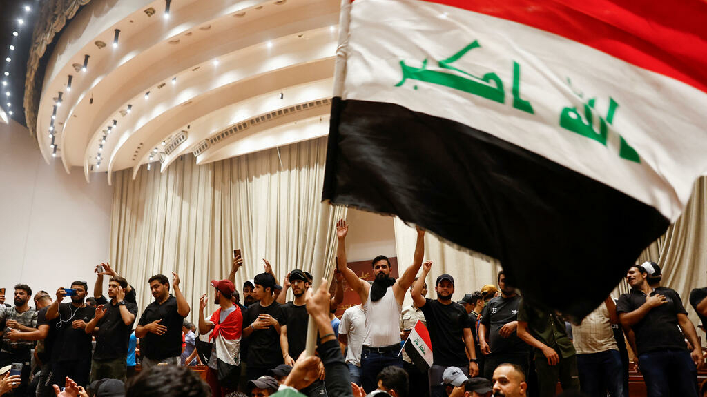 Iraque: manifestantes voltam a invadir o parlamento