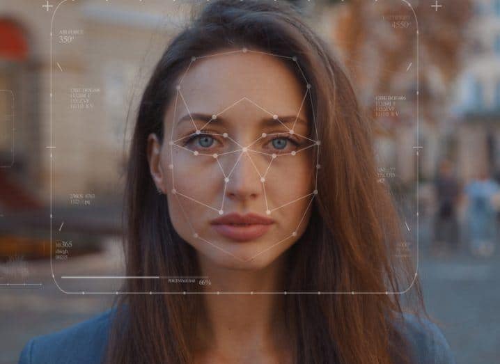 Clearview AI planeia colocar maioria dos rostos humanos no banco de dados