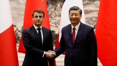 Emmanuel Macron pede ajuda a Xi Jinping para trazer Rússia à mesa das negociações