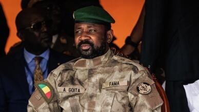 Junta militar no Mali adia referendo constitucional