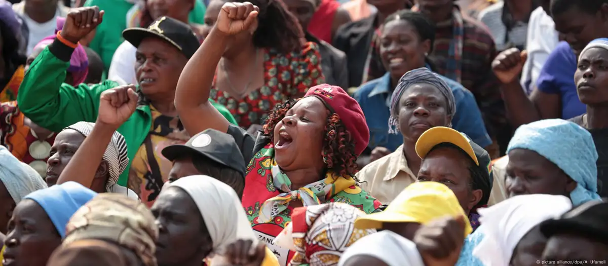 Zimbabueanos orgulhosos de votarem ilegalmente em Moçambique