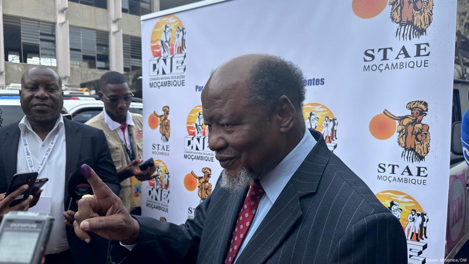 Chissano "satisfeito de ver o sentido patriótico dos moçambicanos"