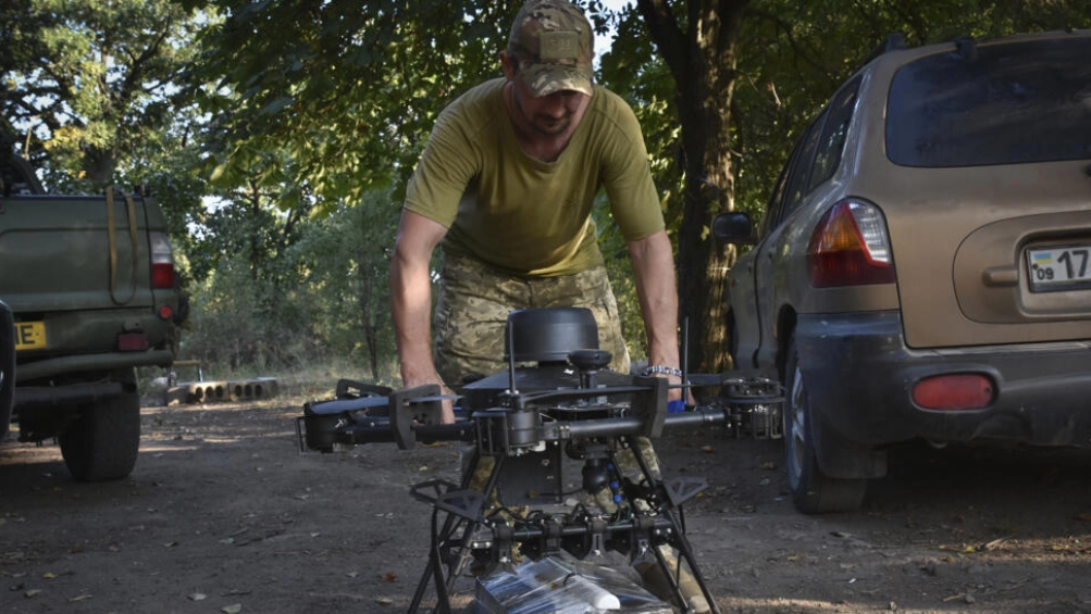 Rússia avança no leste da Ucrânia enquanto Moscovo sofre ataque de drones