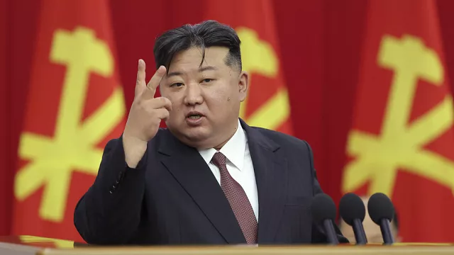 Kim Jong-un critica funcionários norte-coreanos por causa da "farra da bebida" numa rara repreensão pública