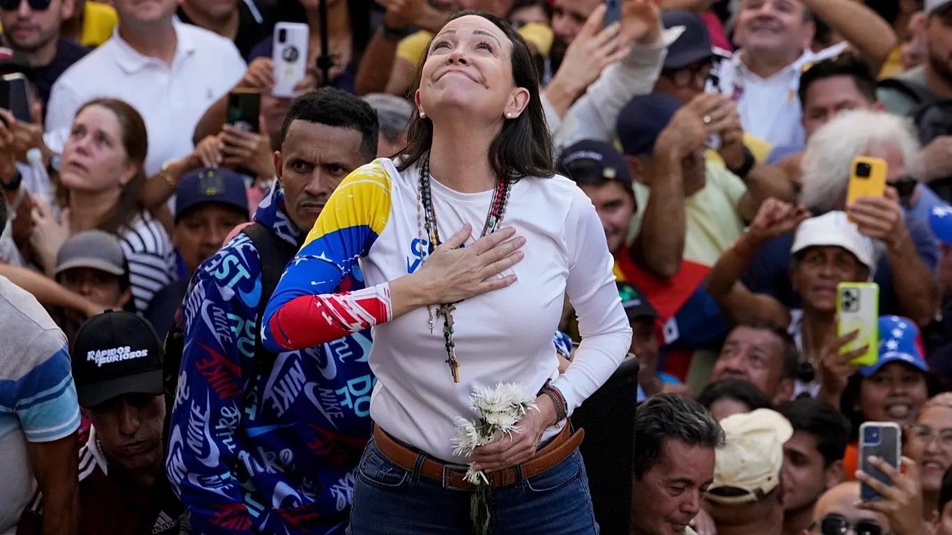 María Corina Machado: "Chegou a hora da liberdade" após a queda de Maduro