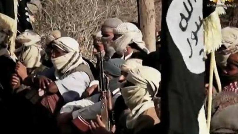 Al-Qaeda: os extremistas tomaram o controle da Prefeitura e dos bancos e içaram a bandeira negra de sua organização