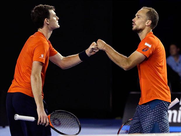 Em jogo com final apertado, a dupla do brasileiro recentemente formada, passou venceu por 2 sets a 1 e conquista primeiro Grand Slam juntos