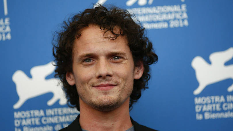 O ator russo Anton Yelchin, mais conhecido por interpretar o personagem Chekov em dois filmes da saga "Star Trek"