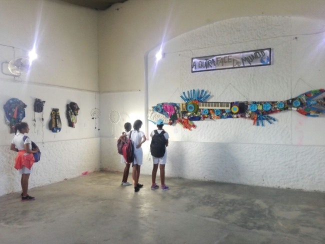 “A OUTRA FACE DO MUNDO”