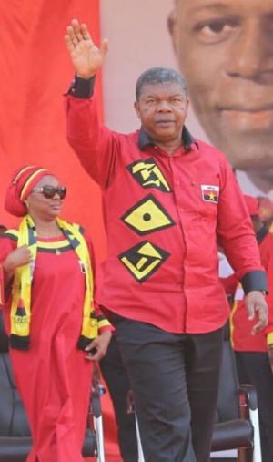 Candidato do MPLA pede a quem tem dinheiro no estrangeiro que o traga de volta a Angola