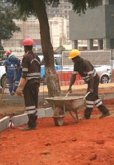 Consignadas obras para melhorar mobilidade urbana na cidade de Luanda