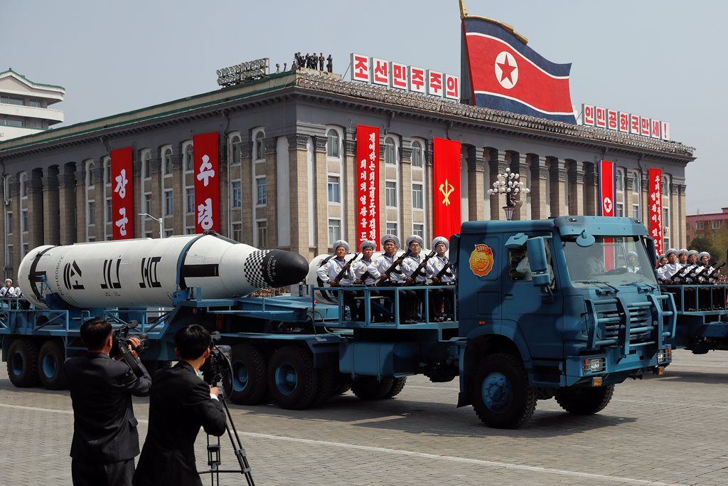 Em resposta a Pyongyang, os Estados Unidos fizeram testes com mísseis