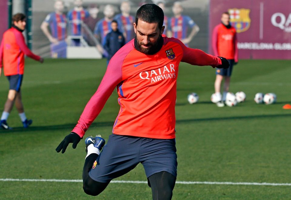 Atleta teve discussão com um jornalista e revelou aposentadoria da seleção da Turquia