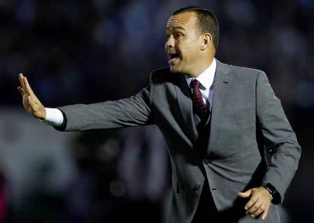 País vive uma onda de violência após repressão contra manifestantes contrários ao atual Governo