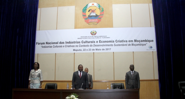 PR QUER ENVOLVIMENTO DA CLASSE ARTÍSTICA NO CRESCIMENTO ECONÓMICO