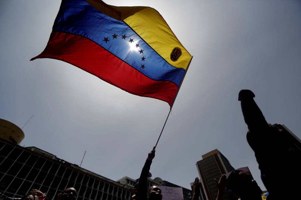 EUA impõem sanções contra quatro generais da Venezuela