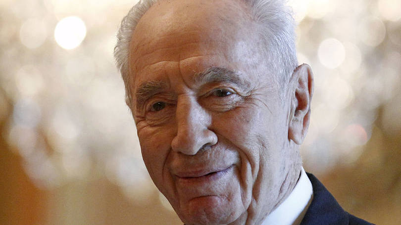 Peres foi levado no começo da manhã ao Centro Médico Cheeba Tel Hashomer, perto de Tel Aviv, com dores no peito.