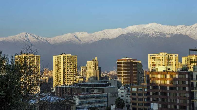 Vista dos Andes e da cidade de Santiago, no Chile