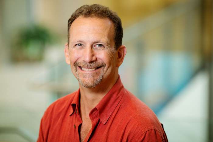 o que aconteceria se a terra sendo usada para o cultivo de milho para produção de etanol em vez foi convertido em Miscanthus e switchgrass.