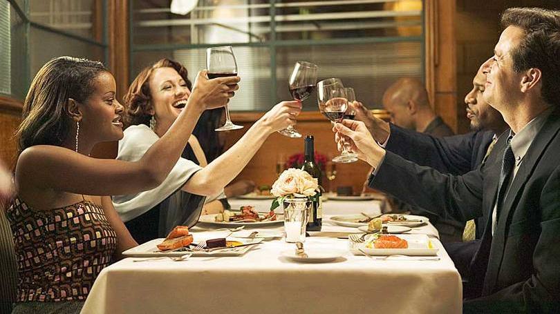 Amizades sinceras e limitadas: o número máximo de pessoas com as quais nós podemos ter relações sinceras e fortes gira em torno de 150 pessoas