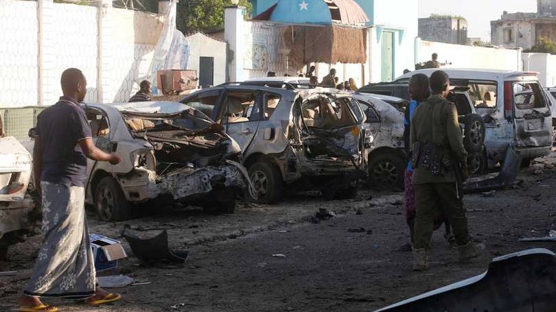 Somália: polícia informou ainda que combatentes do Al Shabaab instalaram o primeiro carro-bomba ao anoitecer