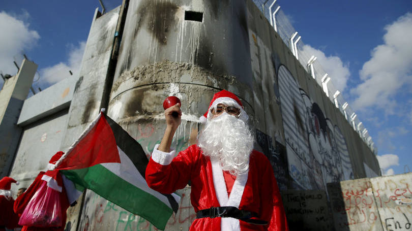 Natal em Israel e compara os cristãos a vampiros.