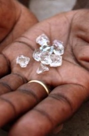 Diamantes: Cooperativas semi-industriais em sérias dificuldades