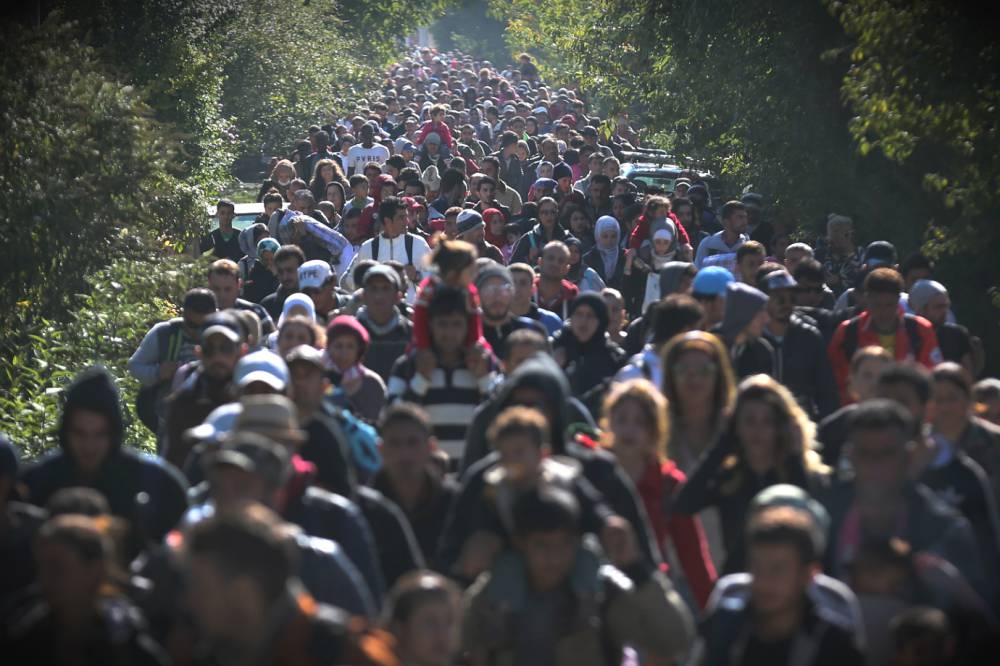 Os países recorreram contra um plano de distribuir refugiados entre os países da UE, alegando não se tratar de uma medida efetiva para a crise migratória