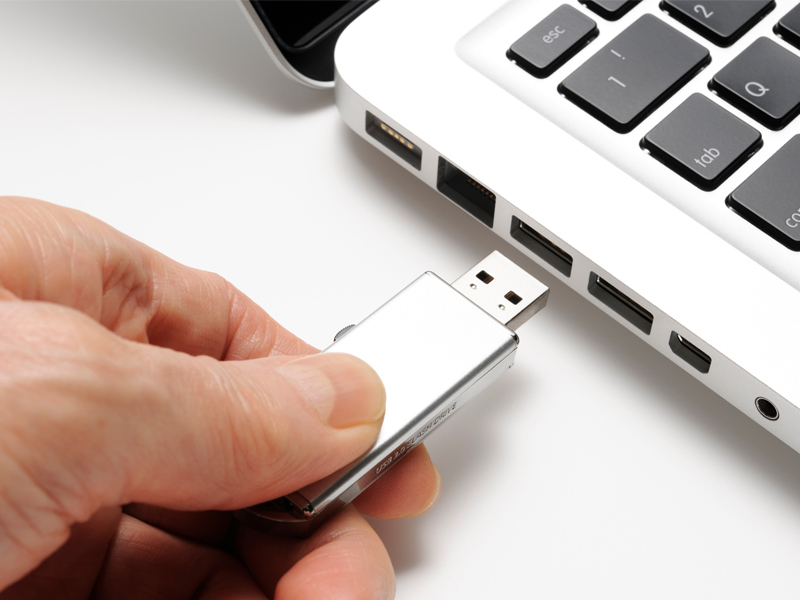 Velocidades de transferência em pens USB podem chegar a 40Gbps