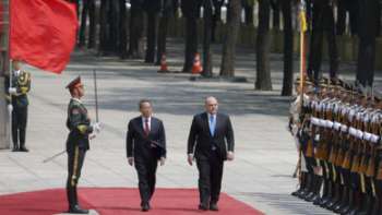 Primeiro-ministro russo efectua visita à China para reforçar elos bilaterais