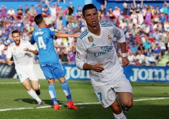 O craque português marcou o segundo gol na vitória por 2 a 1