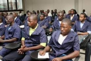 1ª DAMA DE NIASSA EXORTA JOVENS A APOSTAREM NO EMPREENDEDORISMO